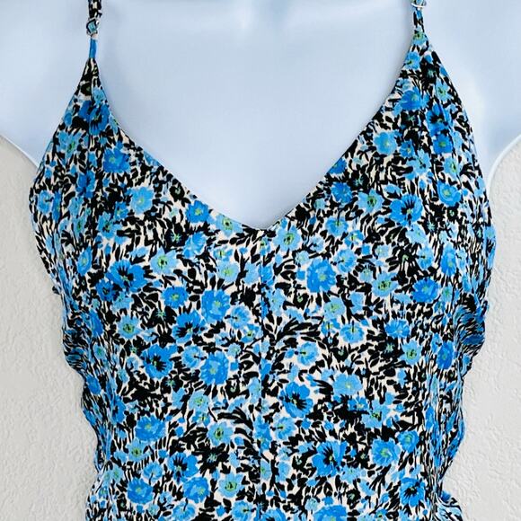 TopShop Blue Black Floral Sleeveless Tie Back V-Neck Shorts Romper 8/Medium NWT - Picture 5 of 12